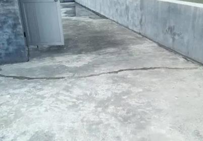 桓仁楼顶漏水维修公司分享下如何解决卫生间隐蔽部位漏水的问题?